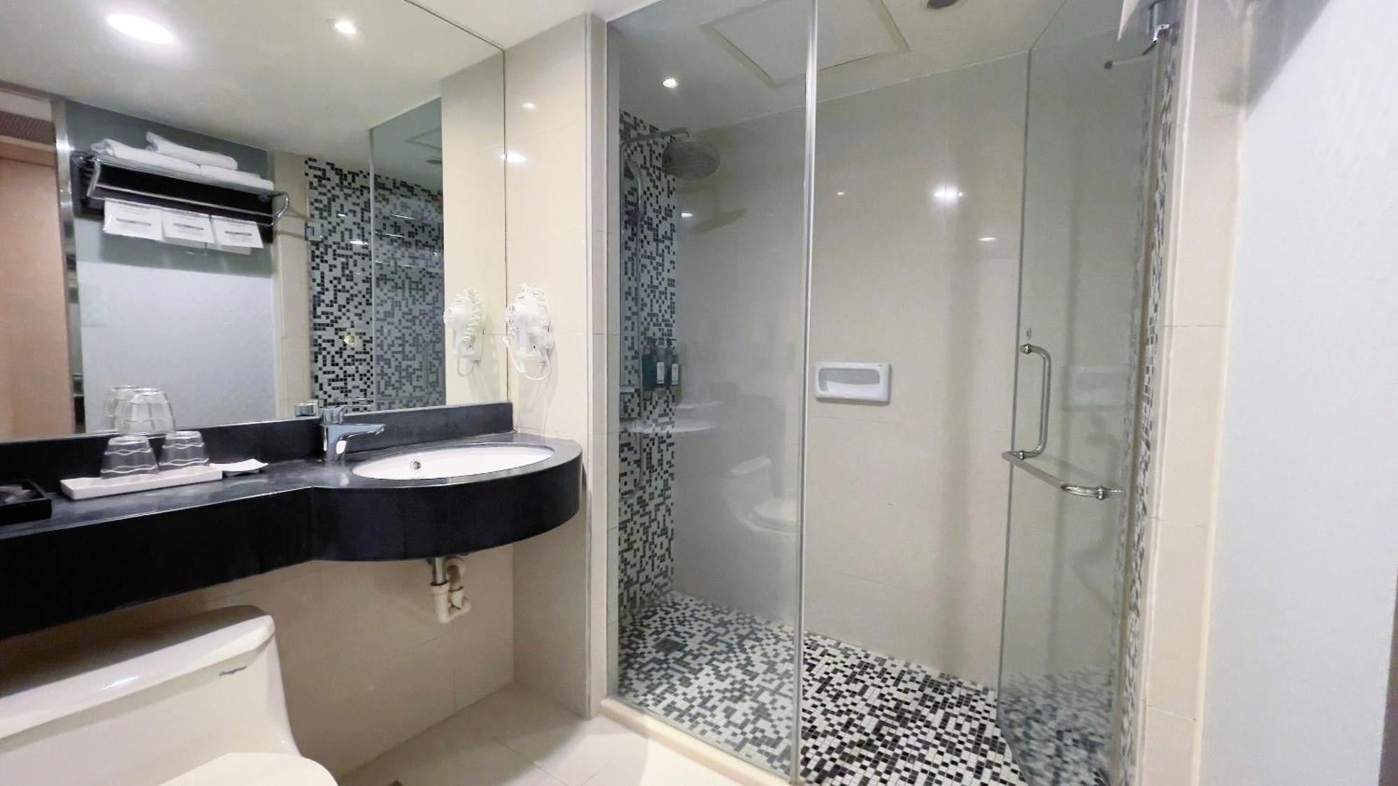 Delton Hotel Kaohsiung Luaran gambar